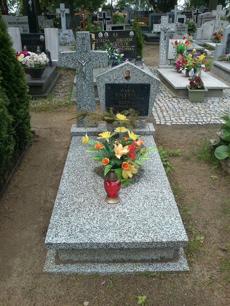 Grób Maria Żołyńska