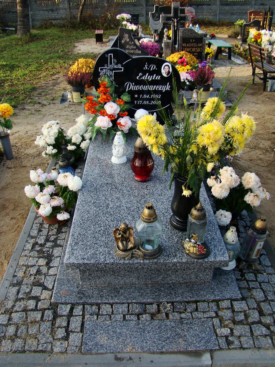 Edyta Piwowarczyk 1982 Przelewice - Grobonet - Wyszukiwarka osób pochowanych