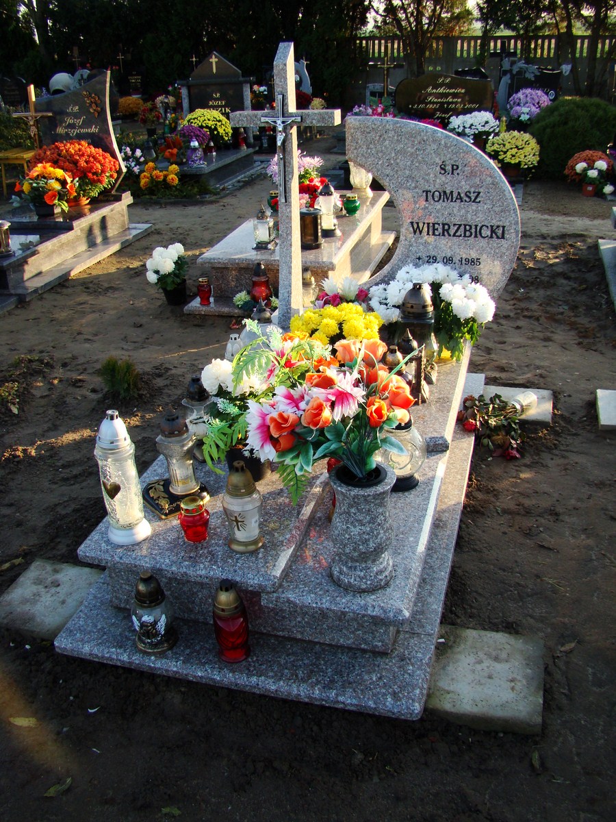 Tomasz Wierzbicki 1985 Przelewice - Grobonet - Wyszukiwarka osób pochowanych
